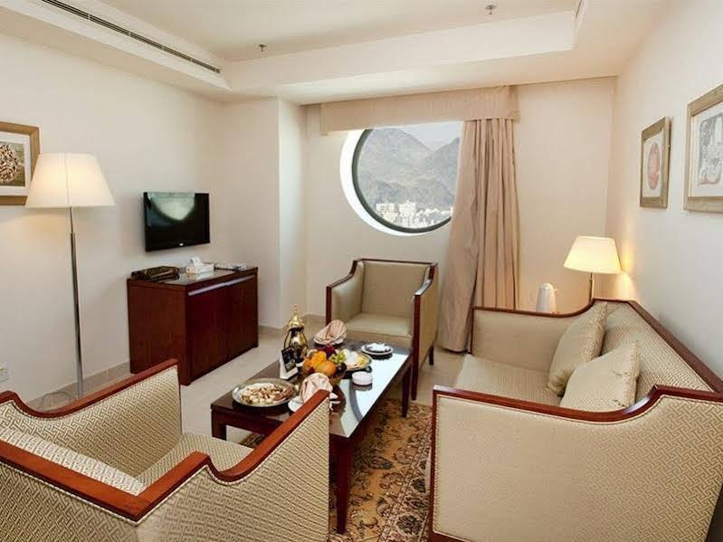 Makarem Al Bait Al Azizia Hotel Мека Екстериор снимка