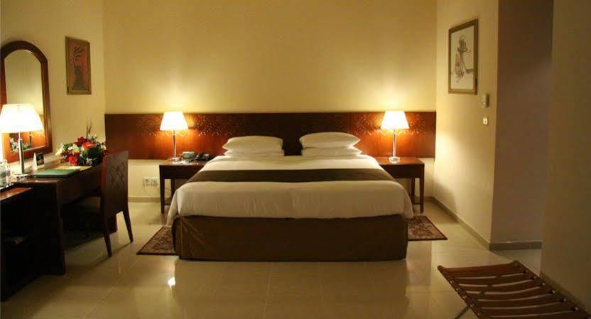 Makarem Al Bait Al Azizia Hotel Мека Екстериор снимка